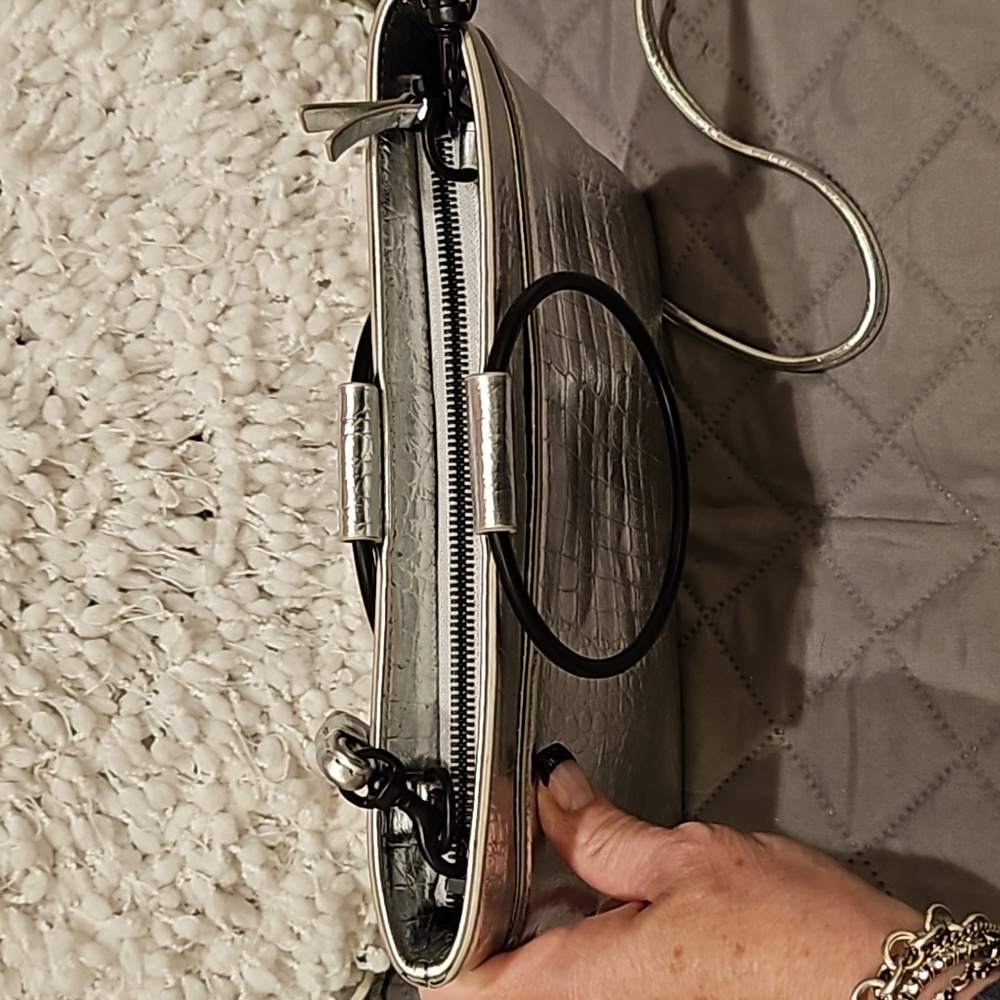 Thacker Crossbody Bag - Picture 13 of 16